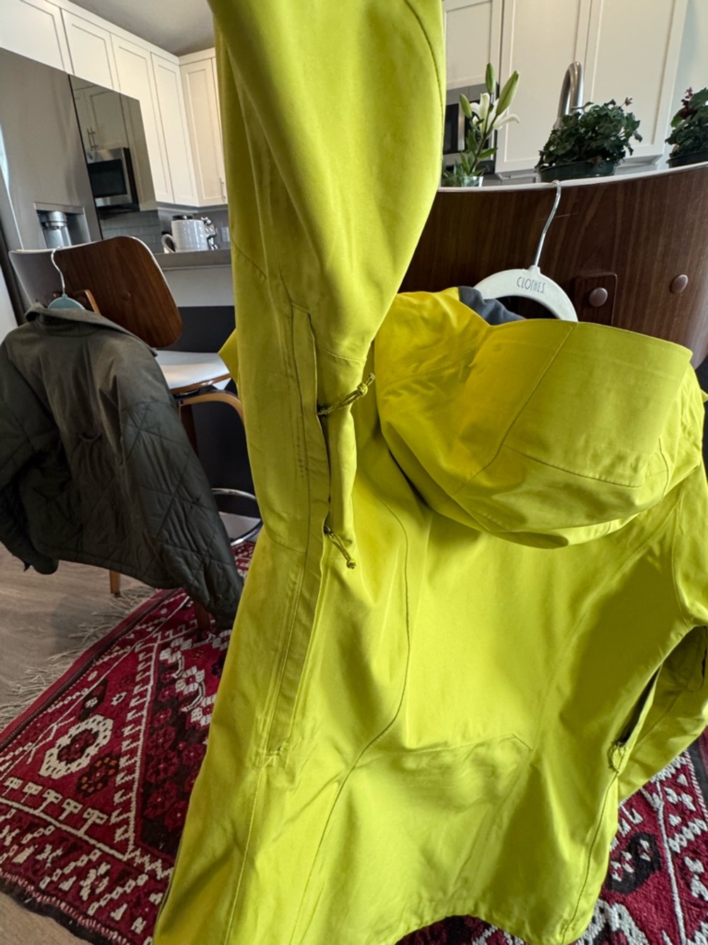 Patagonia Yellow Green Ski Jacket with Teal Lining - Picture 7 of 7